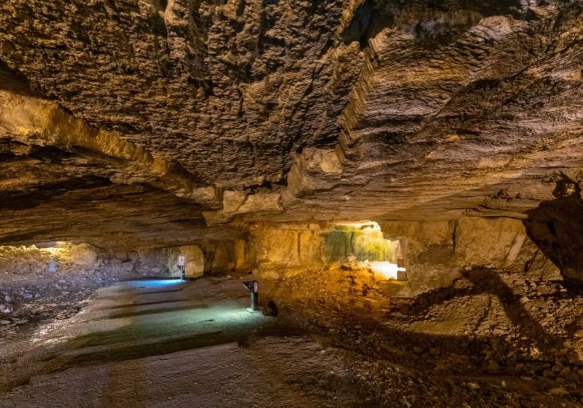 Zedekiah’s Cave 