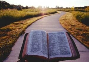 aaron-burden-4uX_r8OhJ_o-unsplash